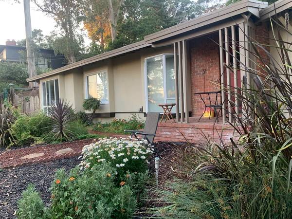 Listing photo 1 of 4