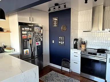 Listing photo 1 of 5