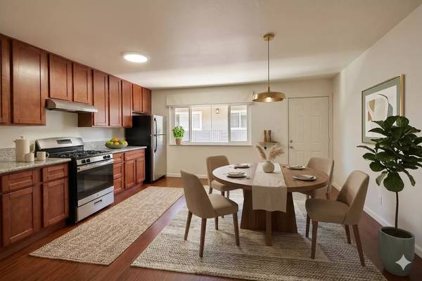 Listing photo 1 of 5