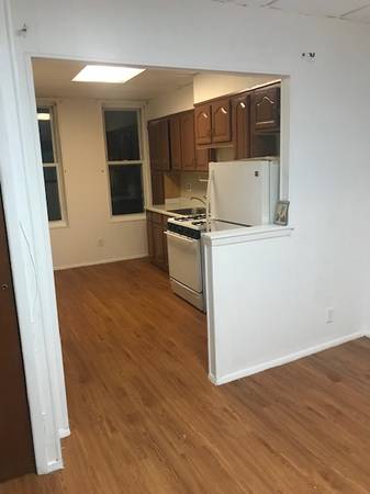 Listing photo 1 of 5