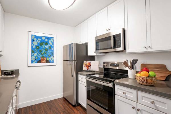 Listing photo 1 of 5