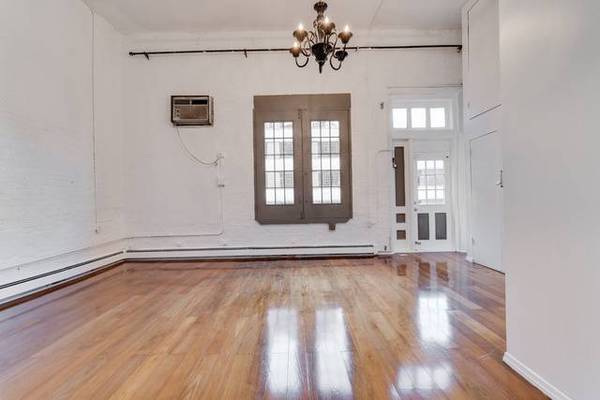 Listing photo 1 of 5