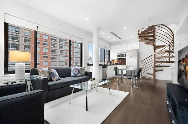 Listing photo 1 of 5