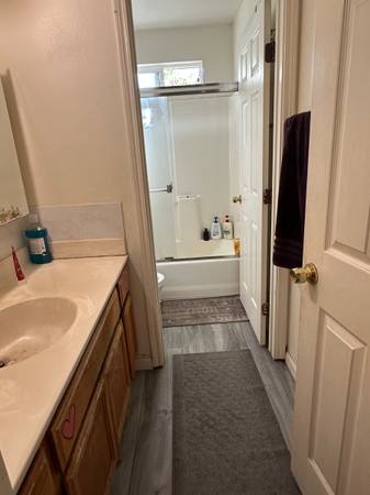 Listing photo 1 of 3