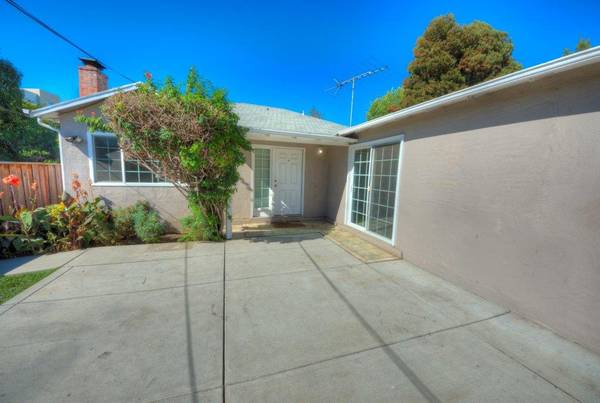 Listing photo 1 of 5