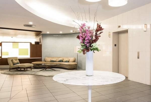 Listing photo 1 of 5