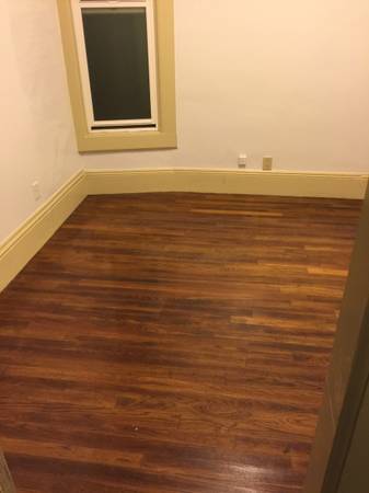 Listing photo 1 of 3