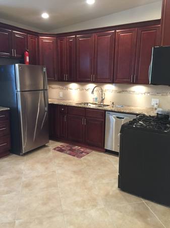 Listing photo 1 of 5