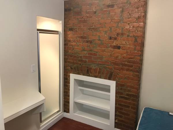 Listing photo 1 of 5