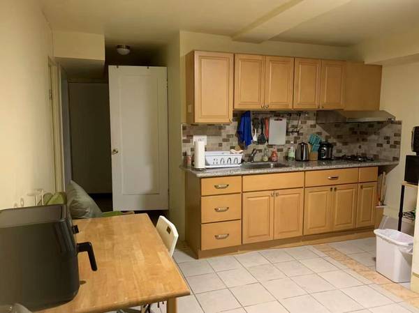 Listing photo 1 of 5