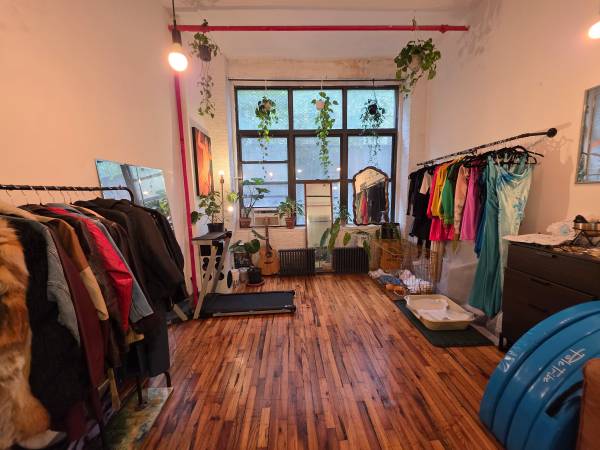 Listing photo 1 of 20