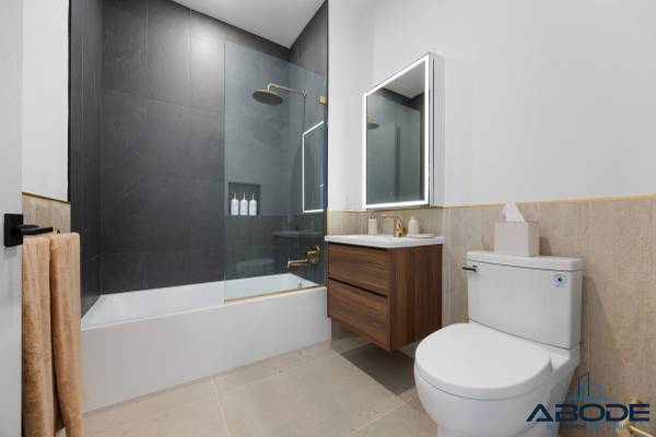 Listing photo 1 of 5