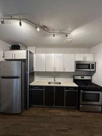 Listing photo 1 of 5