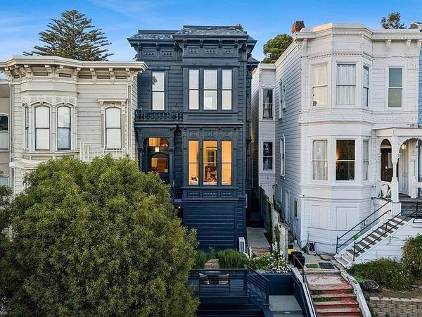 Listing photo 1 of 5