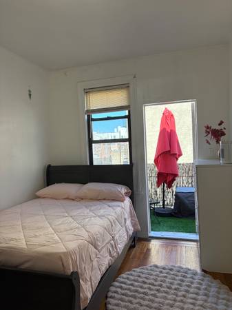 Listing photo 1 of 5