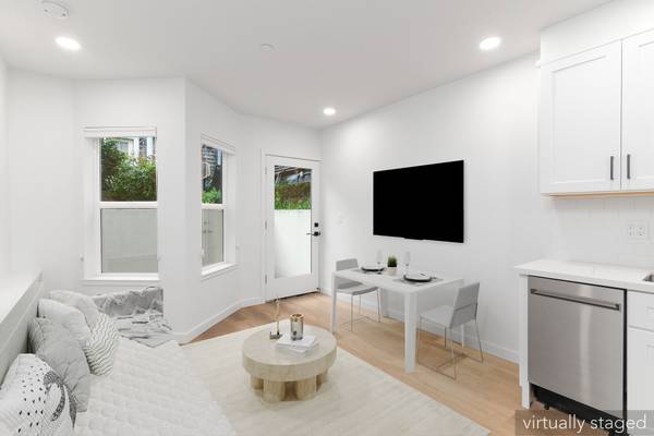 Listing photo 1 of 5