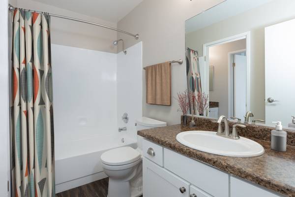 Listing photo 1 of 5