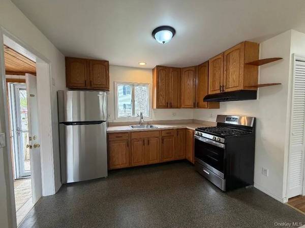 Listing photo 1 of 5