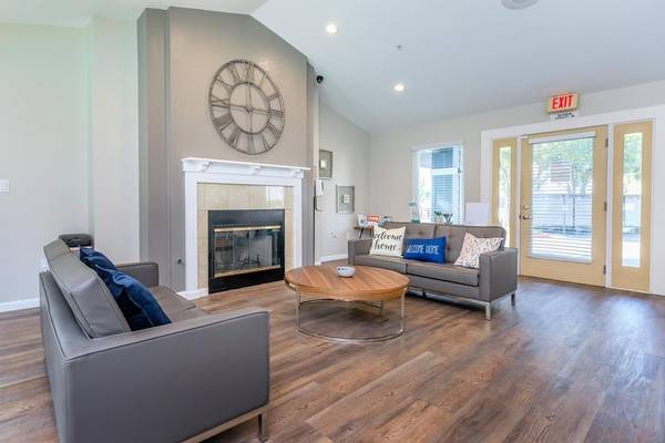 Listing photo 1 of 5