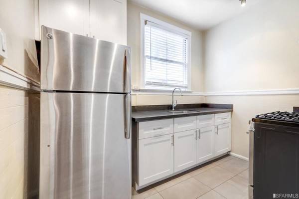Listing photo 1 of 3