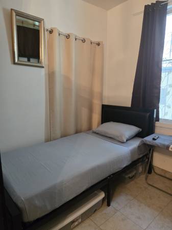 Listing photo 1 of 3