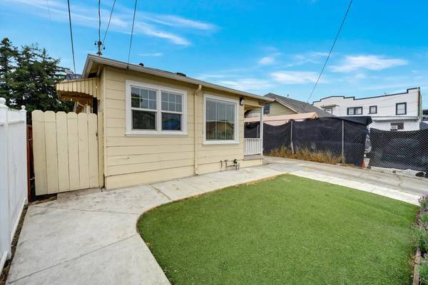 Listing photo 1 of 5