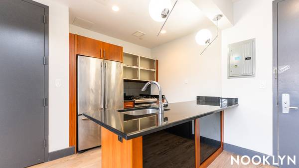 Listing photo 1 of 5