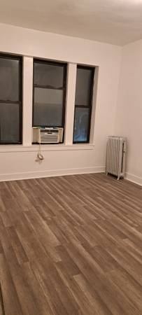 Listing photo 1 of 3