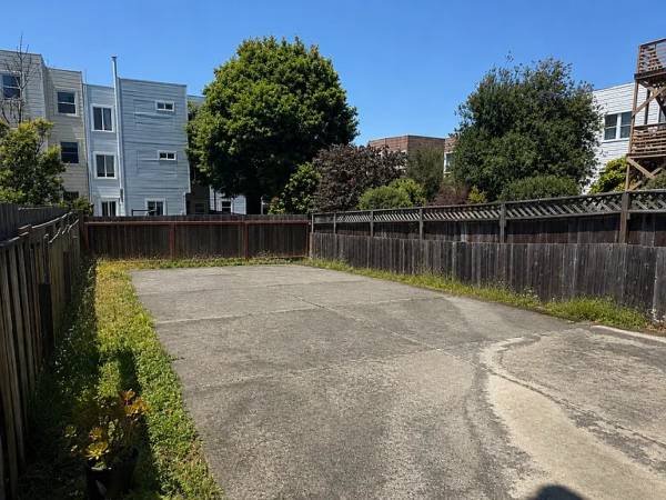 Listing photo 1 of 5