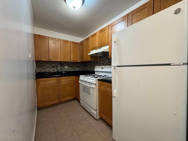 Listing photo 1 of 5