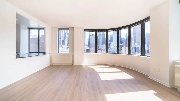 Listing photo 1 of 5