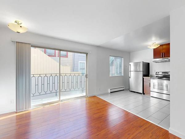 Listing photo 1 of 5