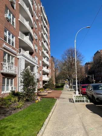 Listing photo 1 of 5