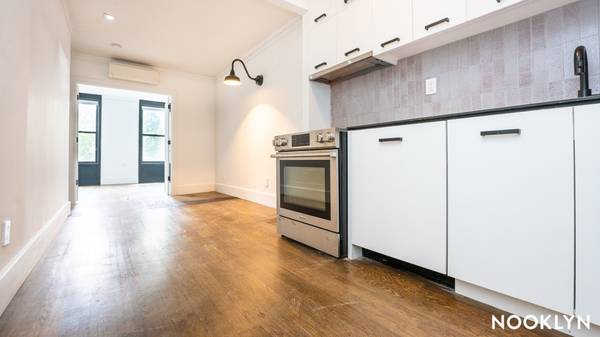 Listing photo 1 of 4