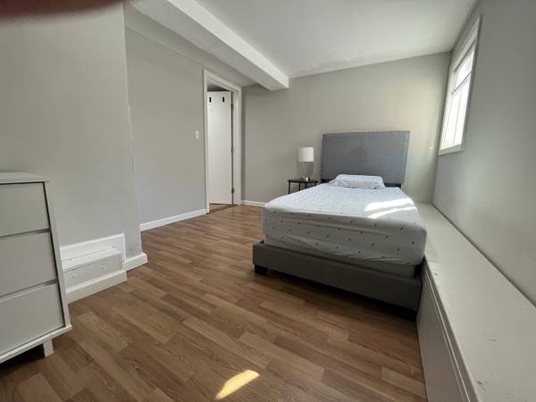 Listing photo 1 of 5