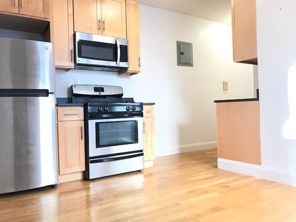 Listing photo 1 of 5
