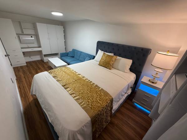 Listing photo 1 of 5