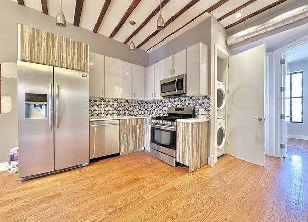 Listing photo 1 of 5