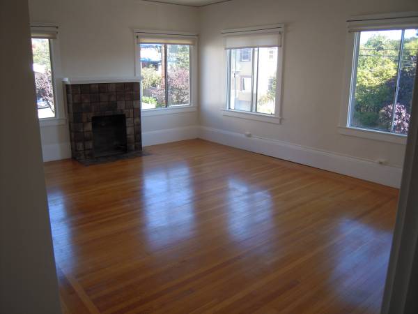 Listing photo 1 of 5