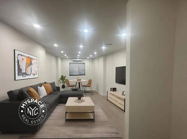 Listing photo 1 of 5