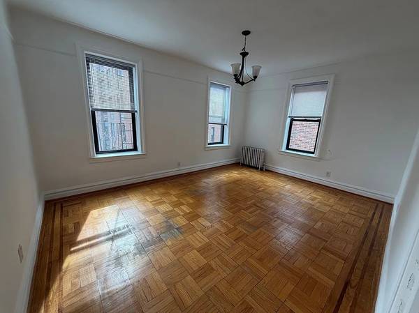 Listing photo 1 of 5