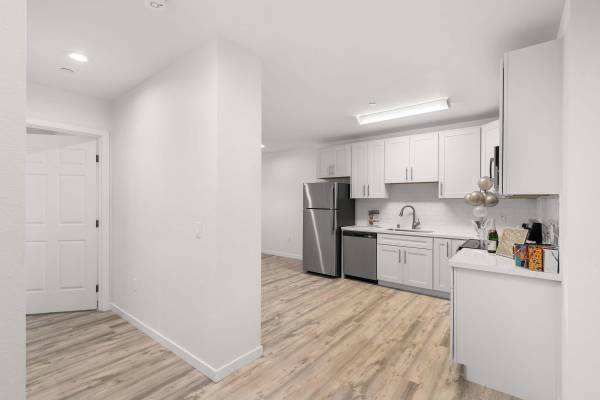 Listing photo 1 of 5