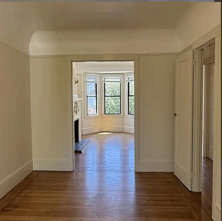 Listing photo 1 of 4