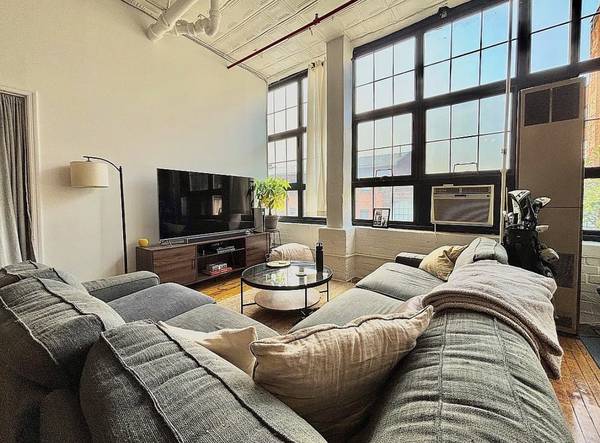 Listing photo 1 of 5