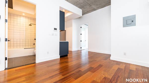 Listing photo 1 of 4