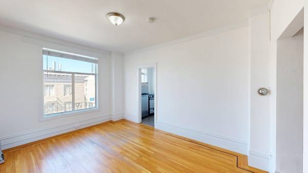 Listing photo 1 of 5