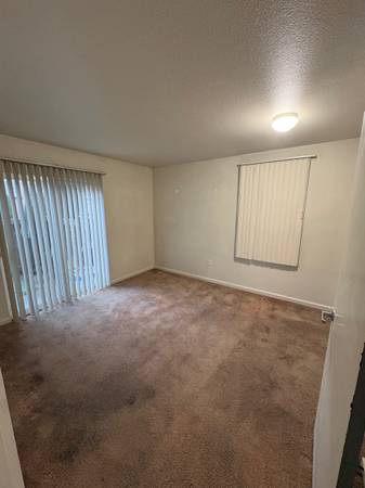 Listing photo 1 of 2