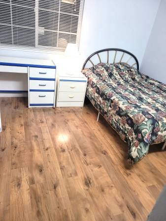 Listing photo 1 of 3