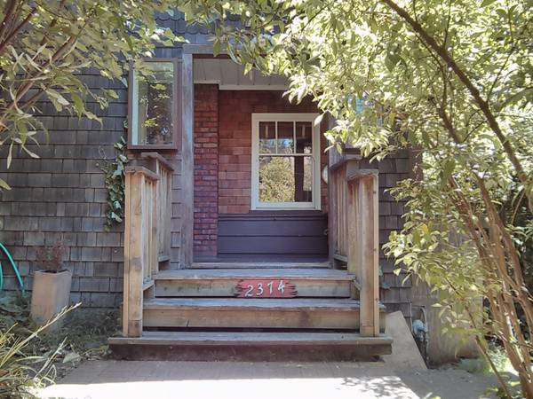 Listing photo 1 of 5