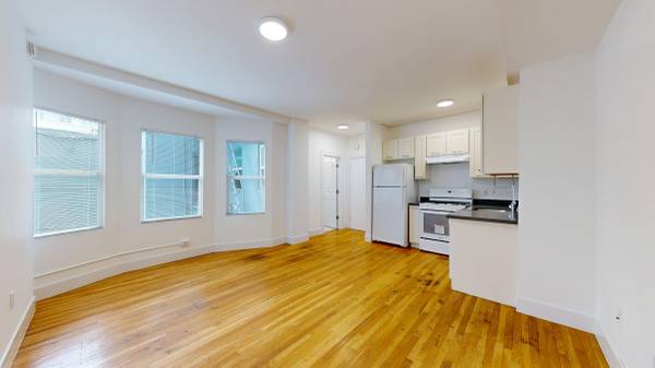 Listing photo 1 of 5